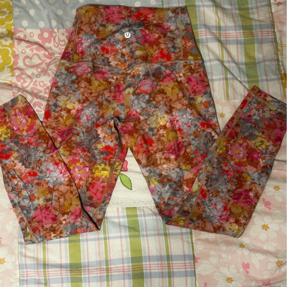 COPY - Lululemon floral high-waisted leggings size 6 #floralleggings